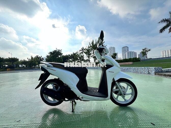 Chính chủ bán xe Vision màu trắng đời 2020 95%