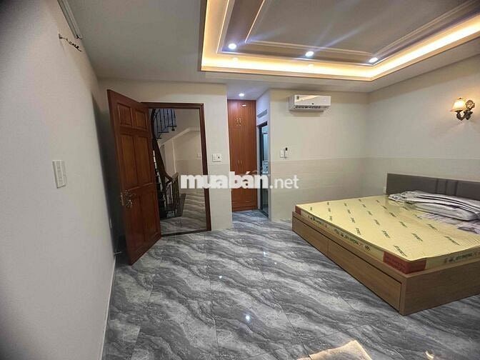 Nhà mới xây nội thất cao cấp ngay khu Phan Xích Long
