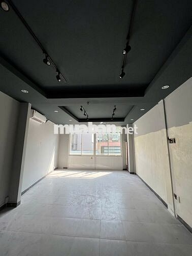 Nhà nguyên căn, đầu hẻm đường Lê Hồng Phong, quận 10, 32m vuông