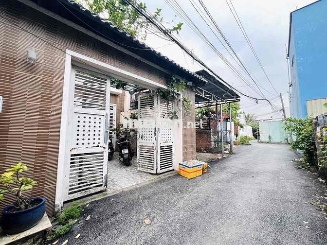 NHÀ ĐẸP TÂN HIỆP, HÓC MÔN, DT 257m2. Ngang 10m giá tốt