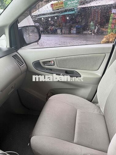 Toyota Innova 2015 E - 11 km