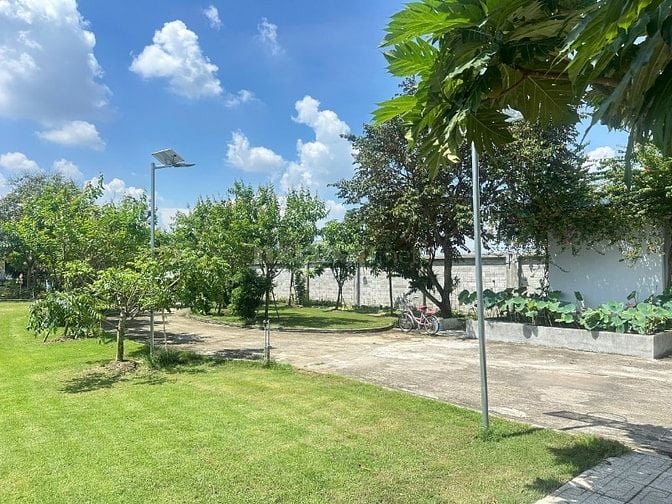 BÁN BIỆT THỰ SÂN VƯỜN - SÂN GOLF MINI