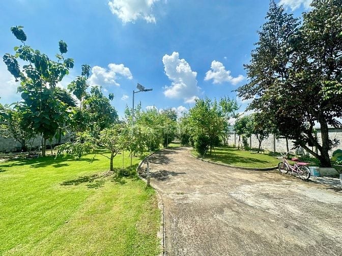 BÁN BIỆT THỰ SÂN VƯỜN - SÂN GOLF MINI