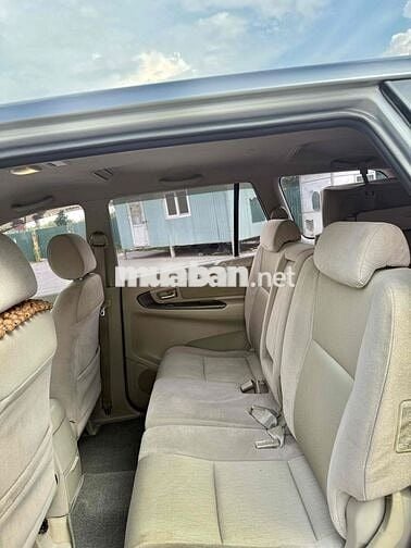 Toyota Innova 2015 E - 11 km
