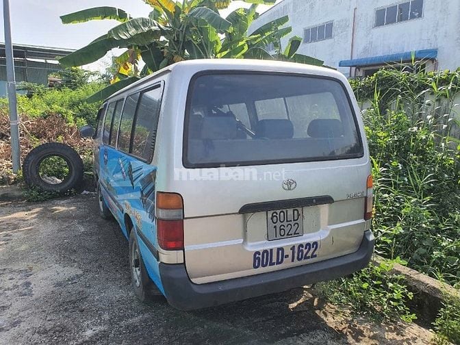 Thanh lý xe Toyota cá mập 16 chỗ hết đời