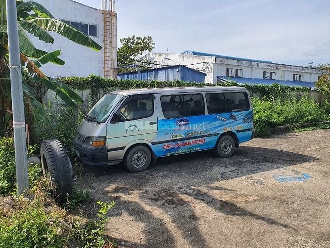 Thanh lý xe Toyota cá mập 16 chỗ hết đời