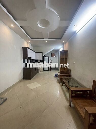 BÁN NHÀ - 30M² - 5 TẦNG - GIÁ CHỈ 7.6 TỶ - TRUNG TÂM CẦU GIẤY