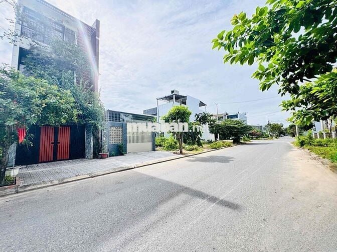 Bán đất đường Trung Hoà 1, Hoà Quý ven sông 4tỷ250 sạch đẹp