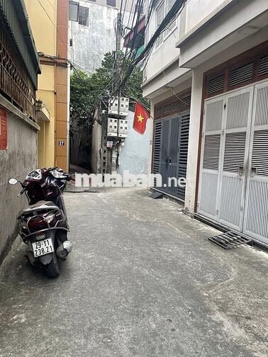 BÁN NHÀ - 30M² - 5 TẦNG - GIÁ CHỈ 7.6 TỶ - TRUNG TÂM CẦU GIẤY