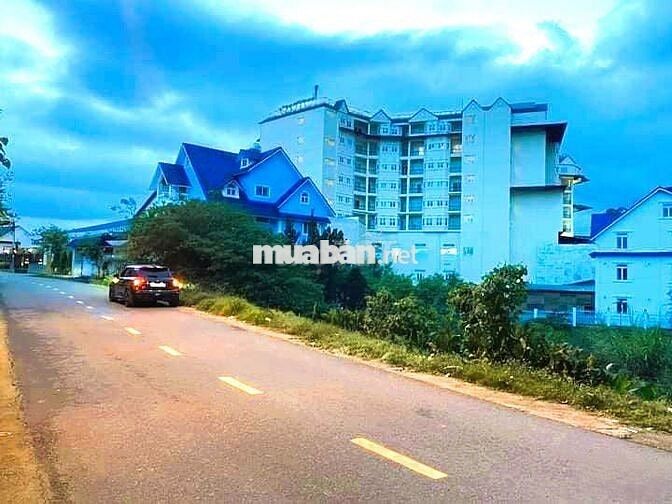 Cần bán lô đất 2 mặt tiền đường nhựa lớn P8 Đà Lạt.