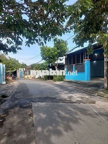 Kho xưởng cho thuê diện tích 10 x 35 mặt tiền đường nhựa 12m thông