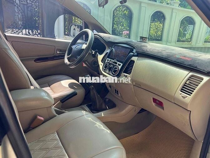 Toyota Innova 2006 G - 150000 km