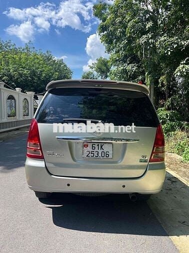 Toyota Innova 2006 G - 150000 km