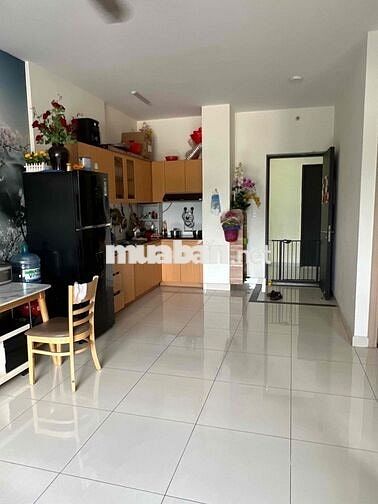 chính chủ cần bán chung cư cao cấp,thoáng mát. sạch sẽ