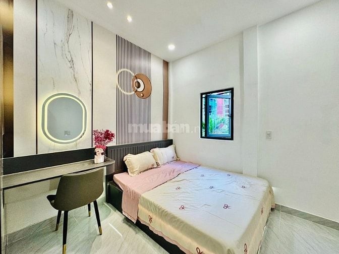 Bán nhà 2 tầng-3 PN Full nội thất- căn góc- cạnh Phan Xích Long.