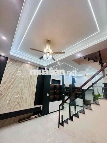 NHỈNH 10 TỎI SỞ HỮU NGAY NHÀ VĨNH PHÚC BA ĐÌNH 45M2 x 5TẦNG MỚI ĐẸP.