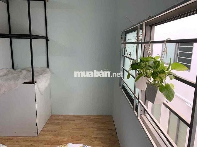 1 Trệt 1 Lầu, Có Bãi Xe Riêng, Điện Nước Rẻ, Ưu Tiên Sinh Viên
