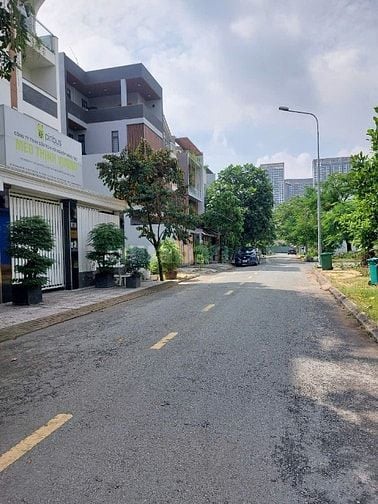 Bán lô đất đối diện trường học KDC số 1.Quận 2.DT 6x26m.Giá 117 tr/m2.
