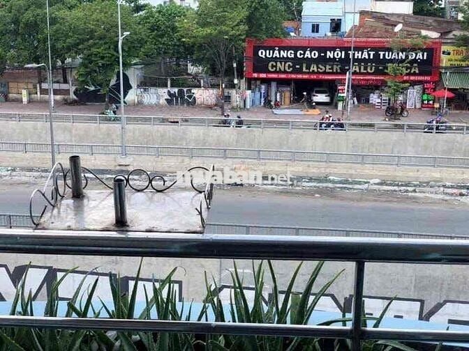 NHÀ MẶT TIỀN ĐƯỜNG TRƯỜNG CHINH 3 TẦNG DÒNG TIỀN 23TR/ T VỊ TRÍ ĐẸP