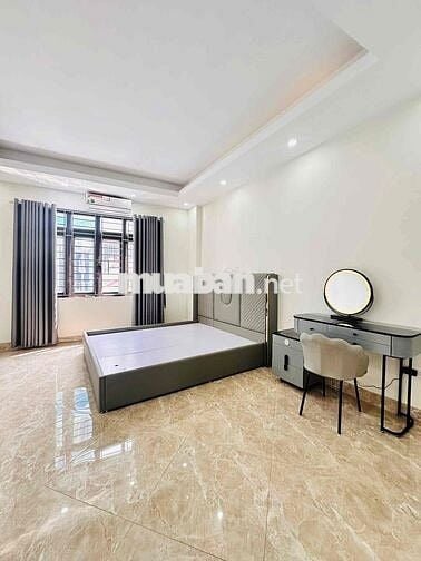Bán Nhà Hoàng Quốc Việt - 30M2 - Trước Nhà 4M - Ngõ Rộng