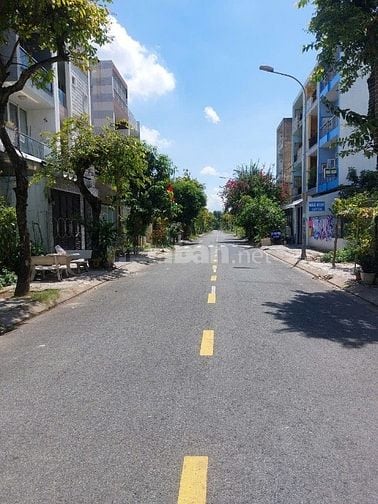 Bán lô đất đối diện trường học KDC số 1.Quận 2.DT 6x26m.Giá 117 tr/m2.