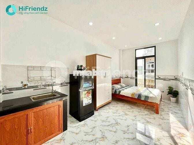 trống sẫn Studio bancol full nội thất nằm gần ĐH Van Lang , ĐH IUH