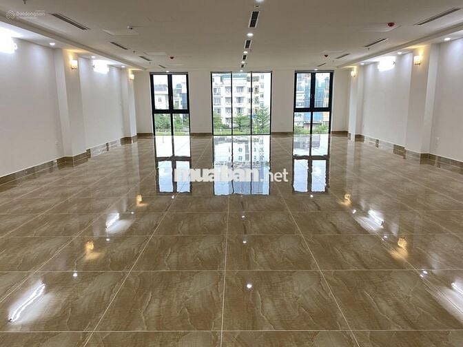 Nhà mặt tiền Nguyễn Thị Minh Khai ngay Ngã 6 Cộng Hòa  Quận 1