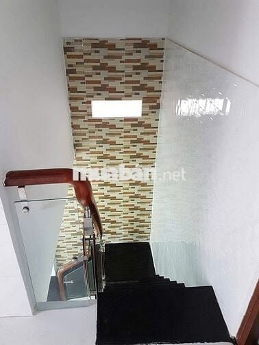 Chính chủ 1 trệt,1 lầu,3.4x10.8m,hẻm LêĐạiHành,Q11