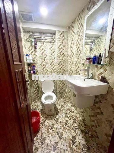 Nhà Đẹp 2 Tầng — Gần Nguyễn Sơn Lê Niệm Văn Cao Trần Thủ Độ ( 4mx14m )