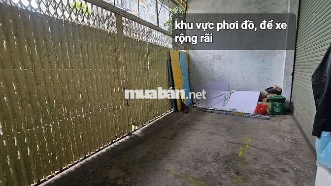 Share phòng đôi, không gian rộng rãi