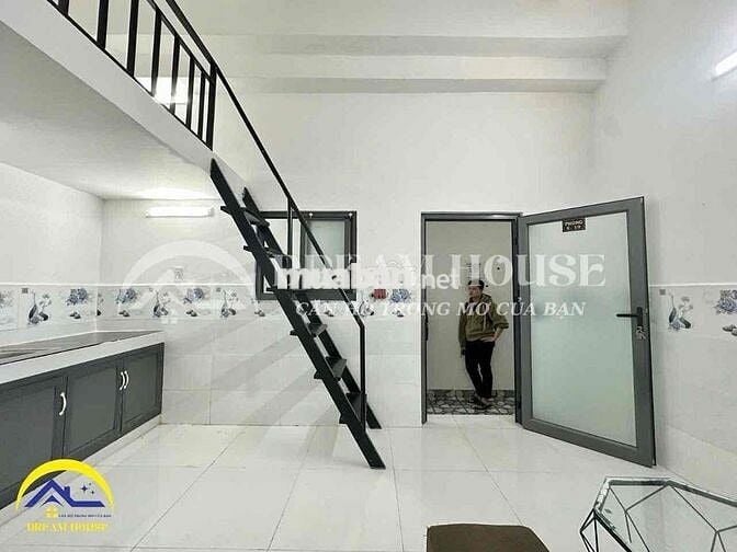 DUPLEX GÁC CAO - DIỆN TÍCH RỘNG SẴN MÁY LẠNH - HẦM XE RỘNG