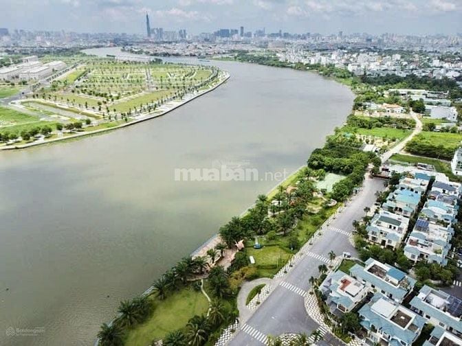 Bán biệt thự Senturia, P.An Phú Đông, Quận 12: 7,5 x 20, giá 16,8 tỷ.