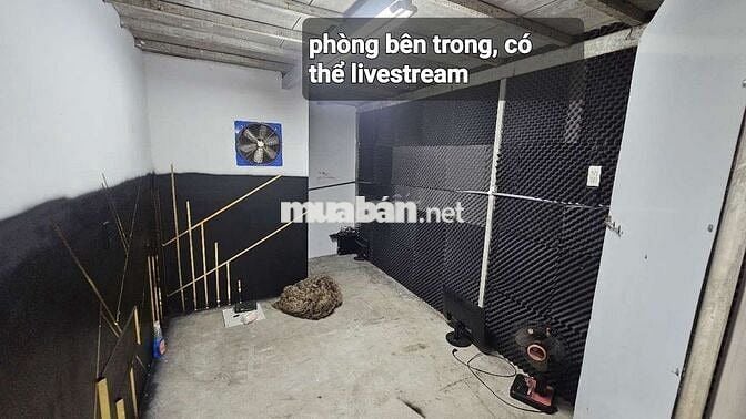 Share phòng đôi, không gian rộng rãi