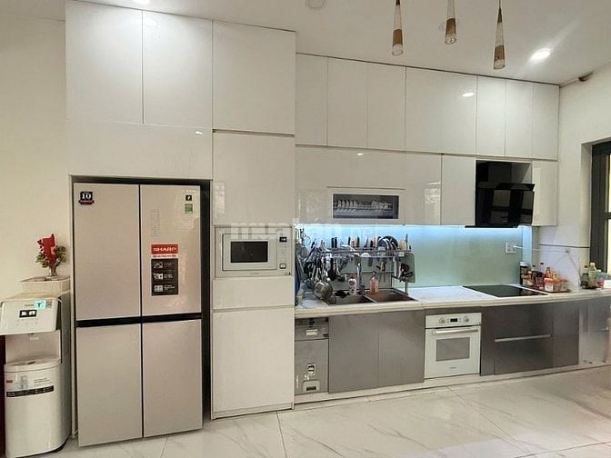 Bán biệt thự Senturia, P.An Phú Đông, Quận 12: 7,5 x 20, giá 16,8 tỷ.