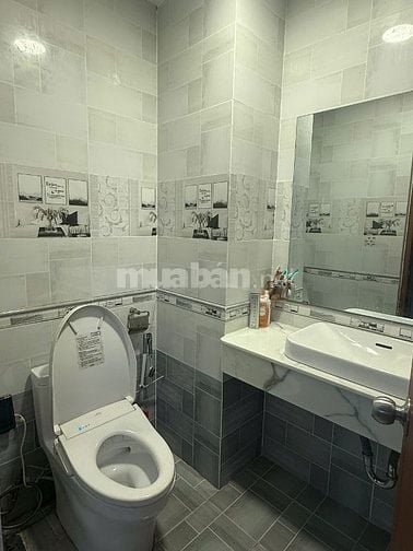 Bán biệt thự Senturia, P.An Phú Đông, Quận 12: 7,5 x 20, giá 16,8 tỷ.