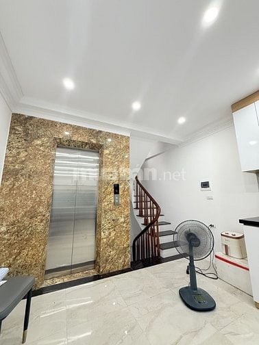 NGỌC THỤY NHÀ 6 TẦNG THANG MÁY. CÁCH CẦU LONG BIÊN 100M. PHỐ CỔ. 9 TỶ 
