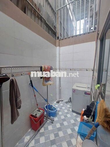 Bán nhà đường Phạm Hùng C7D, DT.5m×25m } 1 Lững 3 Phòng 2toilet hẽm4m5