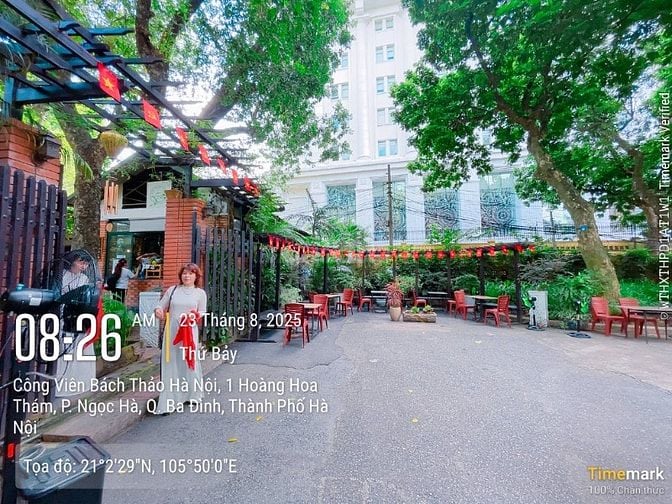 Tuyển nhanh Phục vụ Quán Cafe Bách Thảo