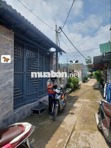 Bán nhà đường Phạm Hùng C7D, DT.5m×25m } 1 Lững 3 Phòng 2toilet hẽm4m5