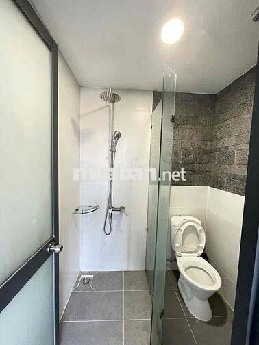 STUDIO BAN CÔNG GIÁ ƯU ĐÃI NGAY NGÃ TƯ HÀNG XANH