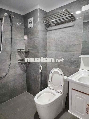duplex cửa sổ lớn ánh sáng trời ngay trung tâm quận 7