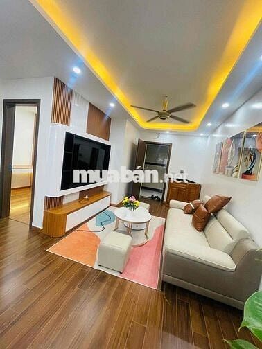 nhà gần trường học gần bệnh viện gần chợ có sân mát mẻ