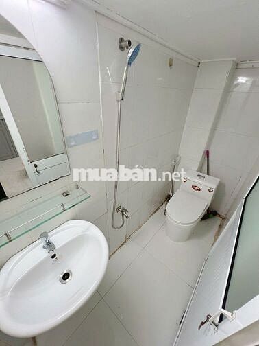 Phòng có gác, diện tích 16m^2, đường dương quảng hàm gò vấp