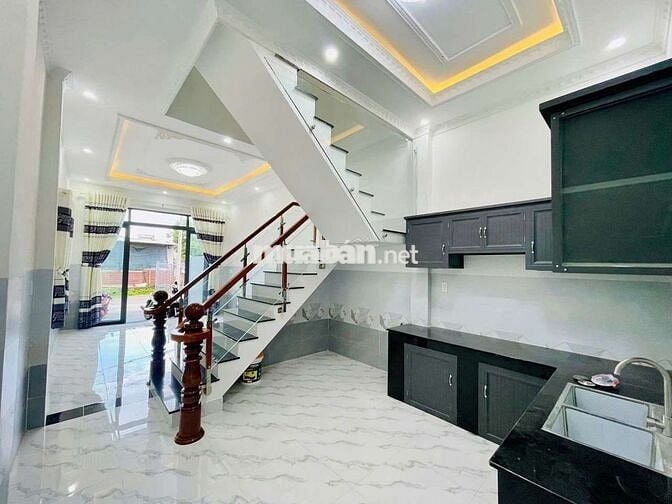 Cân bán nhà gấp nhà mặt tiền nhựa ấp bàu sim