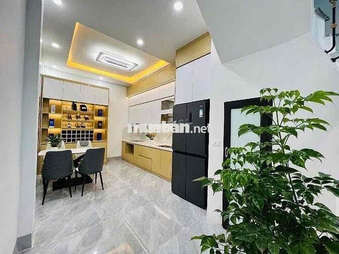 HOÀNG MAI -  PHÂN LÔ, GA RA Ô TÔ, VIEW HỒ THOÁNG MÁT