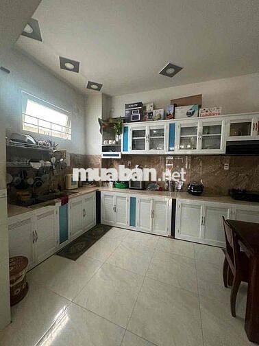 Cần Chuyển Nhượng Nhà 4 Tầng Mặt Tiền Đường Liên Hoa - Ngay Gần Chợ