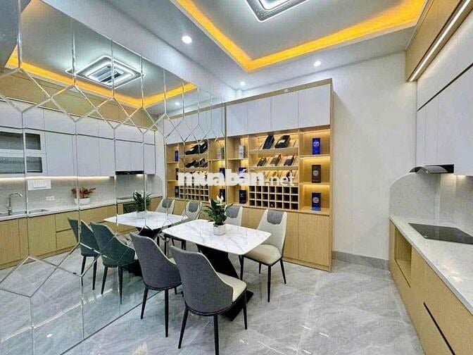 HOÀNG MAI -  PHÂN LÔ, GA RA Ô TÔ, VIEW HỒ THOÁNG MÁT