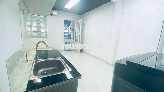 STUDIO TÁCH BẾP BAN CÔNG GẦN QUẬN 1 QUẬN 2 , UEF HUTECH HIU CÓ MGR