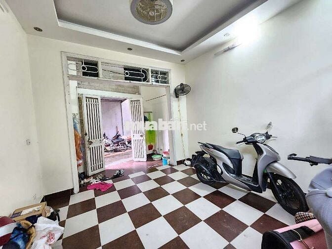 (Giá Hot )Bán nhà Hoàng Mai - Sổ đỏ chính chủ - 40m2 - 4.75₫