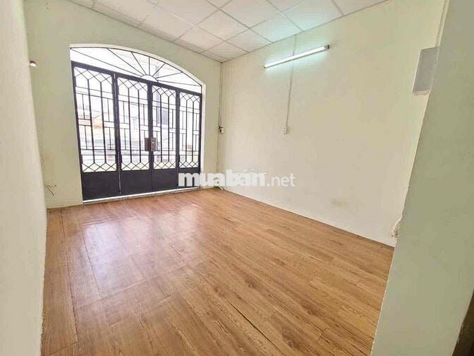 BÁN ĐẤT TẶNG NHÀ 2 TẦNG – VÒNG XOAY LÊ ĐẠI HÀNH, QUẬN 11, GIÁP QUẬN 10